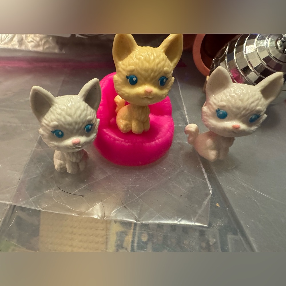 Barbie Chelsea replacement pets lot of 3 kittens & bed